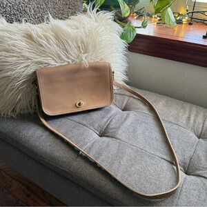 Vintage Coach Penny Dinky Cream Crossbody Shoulder Bag